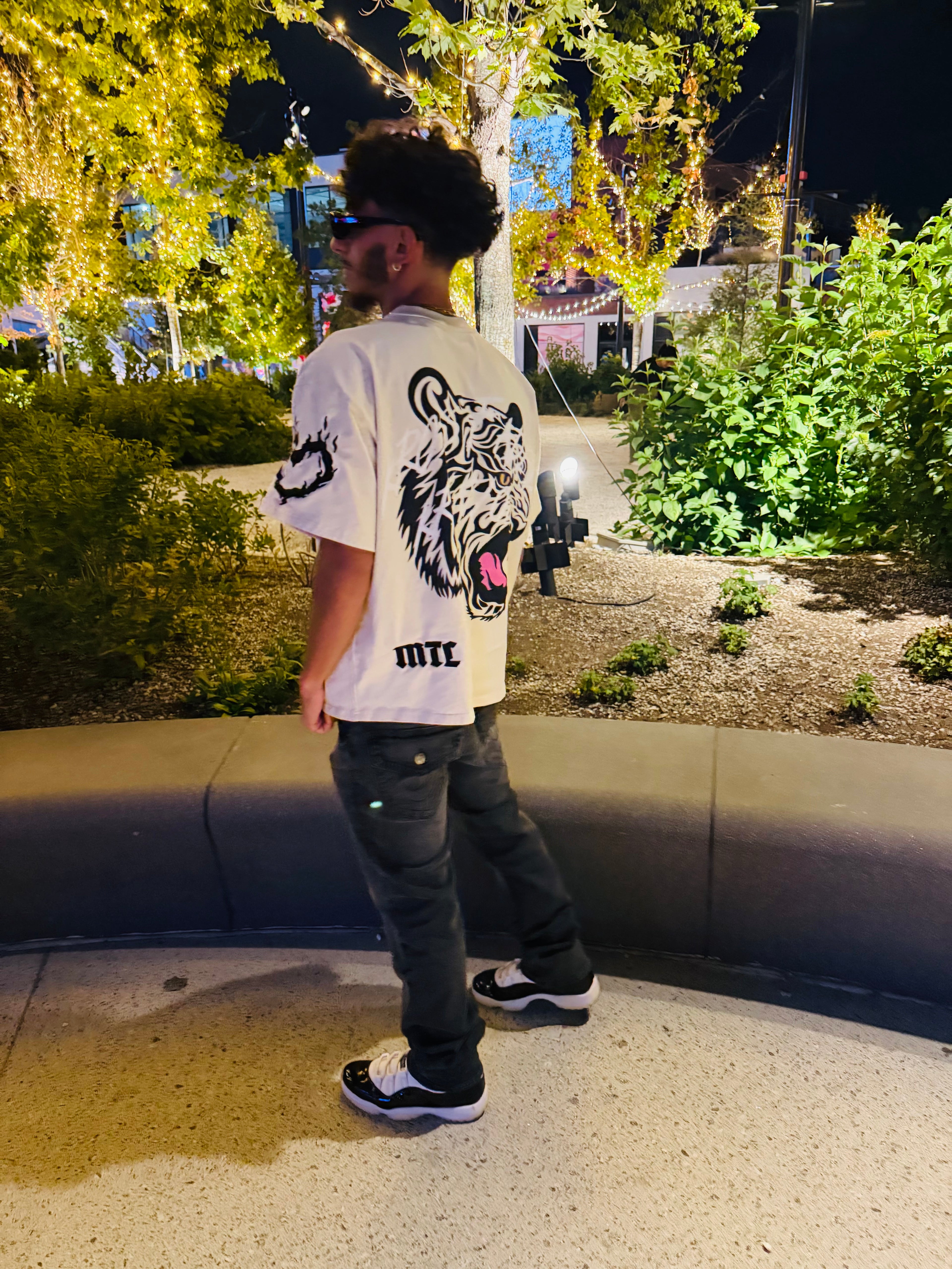 “BEIGE TIGER TEE”